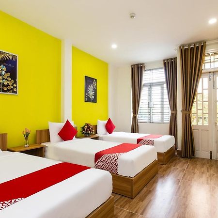Отель Oyo 658 Euro Gold House And Coffee Дананг Экстерьер фото