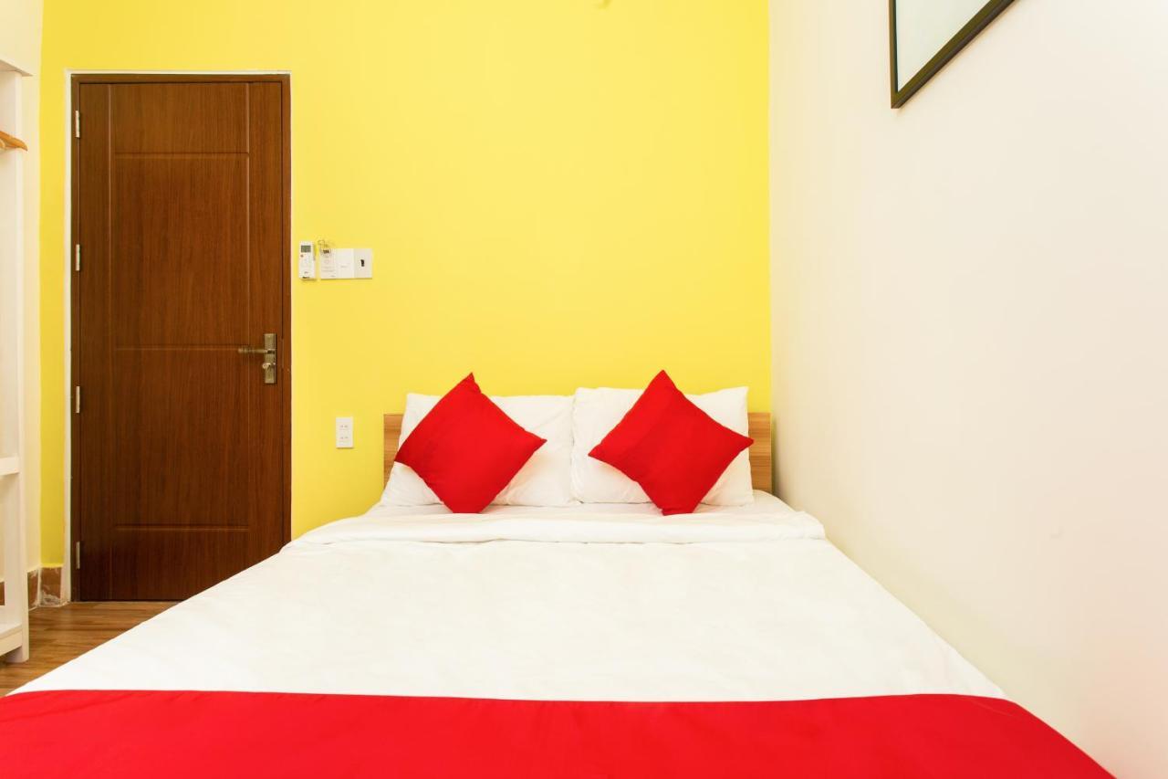 Отель Oyo 658 Euro Gold House And Coffee Дананг Экстерьер фото