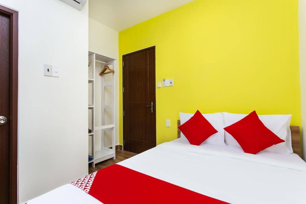 Отель Oyo 658 Euro Gold House And Coffee Дананг Экстерьер фото