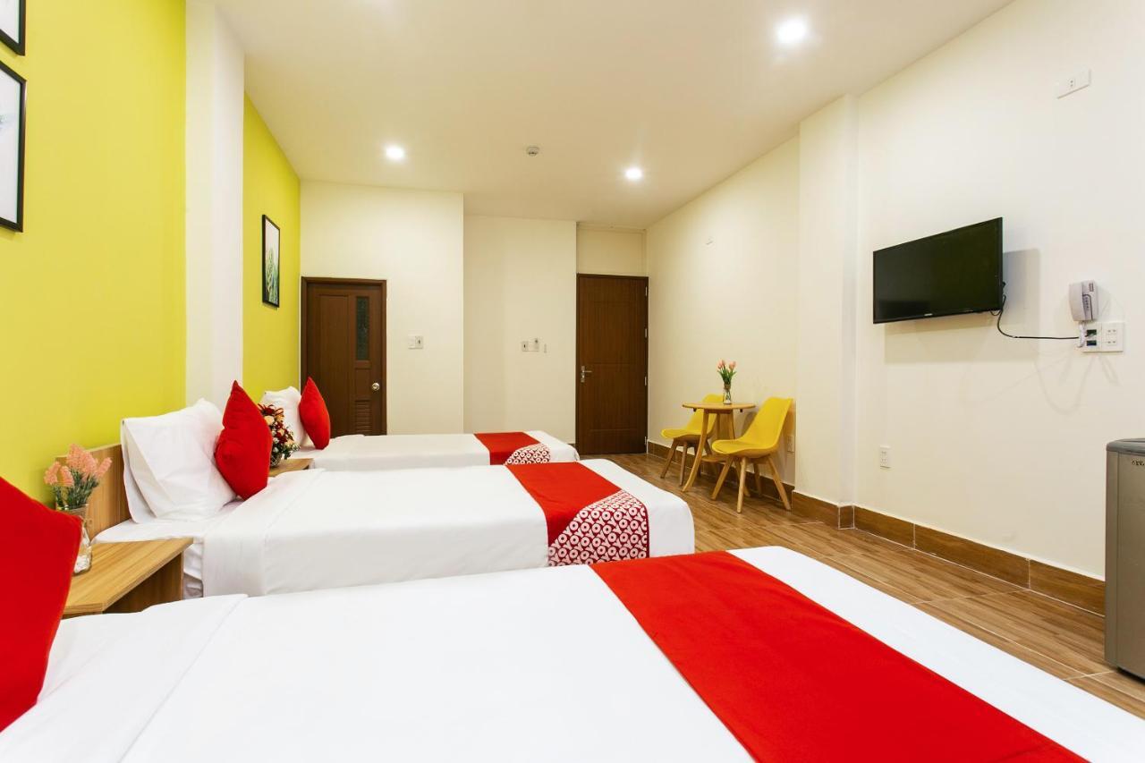 Отель Oyo 658 Euro Gold House And Coffee Дананг Экстерьер фото