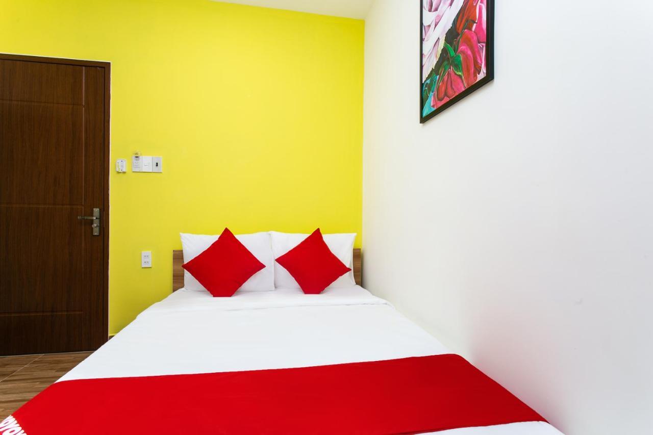 Отель Oyo 658 Euro Gold House And Coffee Дананг Экстерьер фото