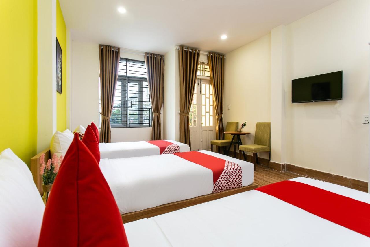 Отель Oyo 658 Euro Gold House And Coffee Дананг Экстерьер фото