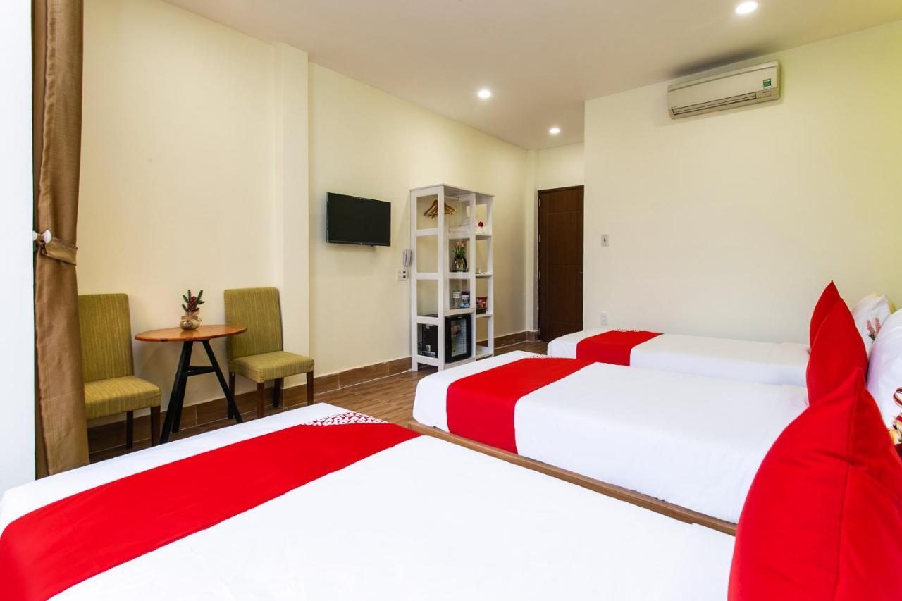 Отель Oyo 658 Euro Gold House And Coffee Дананг Экстерьер фото