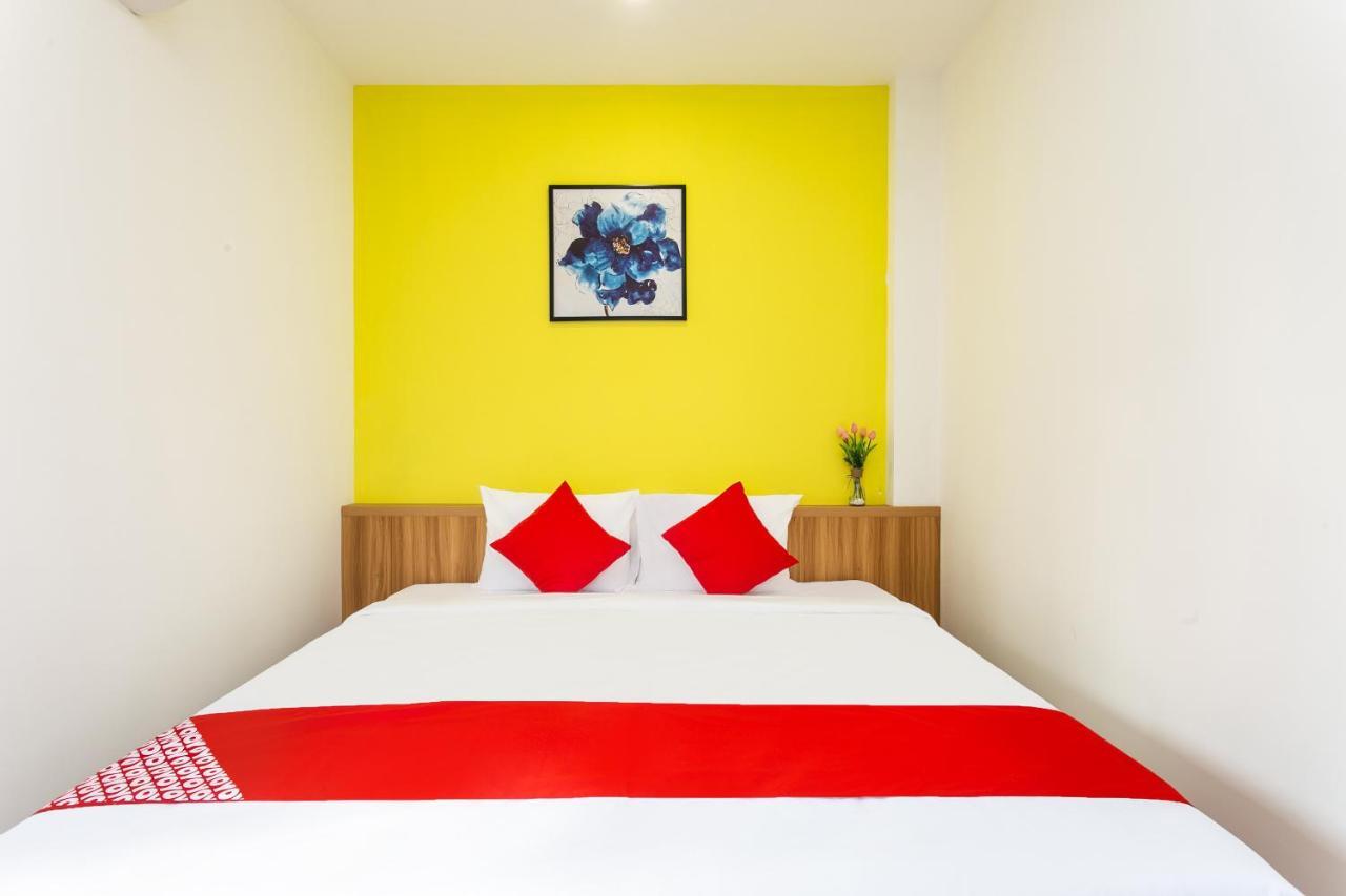 Отель Oyo 658 Euro Gold House And Coffee Дананг Экстерьер фото