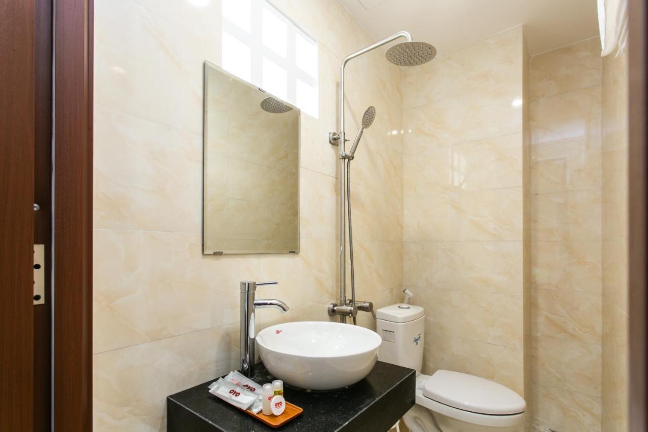 Отель Oyo 658 Euro Gold House And Coffee Дананг Экстерьер фото